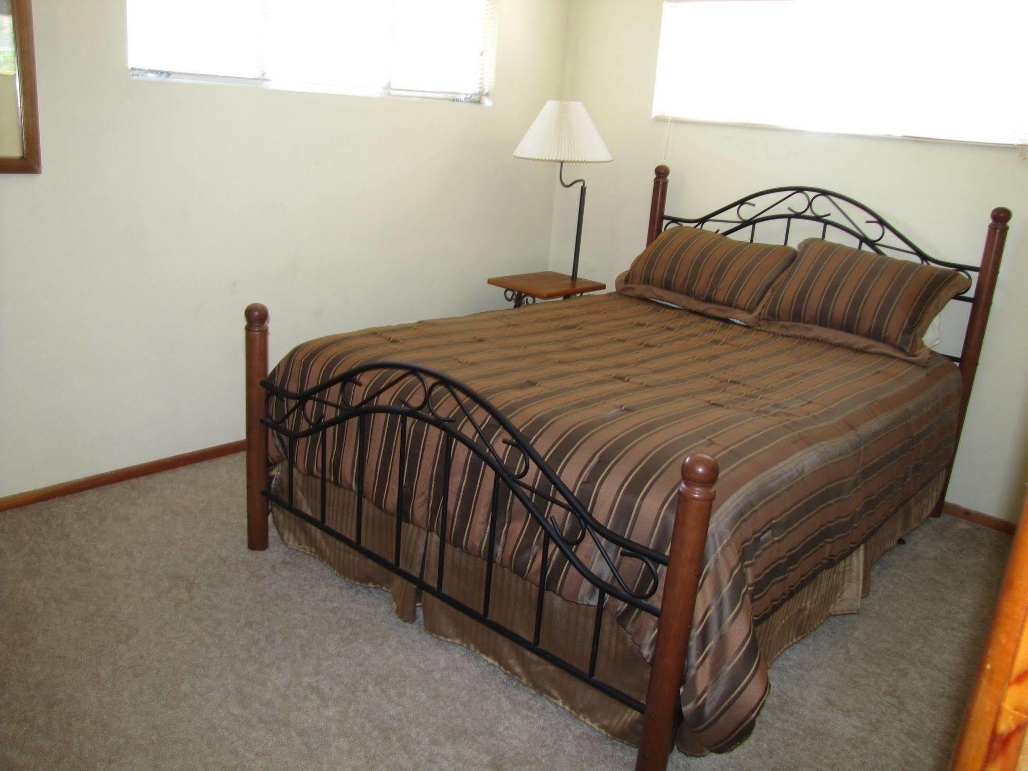 Kern Riverfront Lodge Kernville Esterno foto